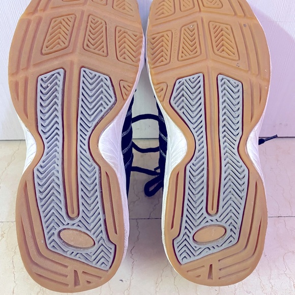 Vijayanti Badminton Shoes in Size UK 6 black colour - Picture 5 of 6